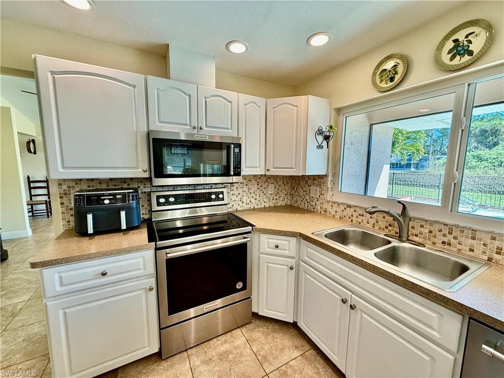 70 Ortona ST, LEHIGH ACRES FL 33936-23