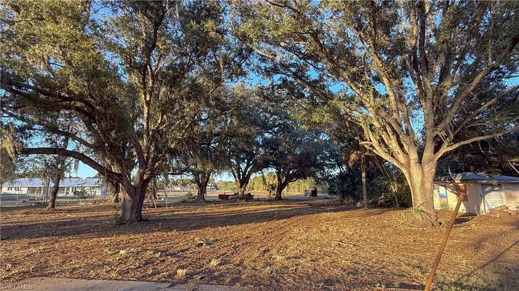 1053 Right Side RD, MOORE HAVEN FL 33471-6