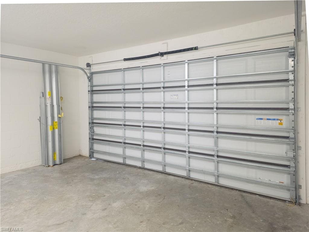 8923 Madrid CIR, NAPLES FL 34104-2