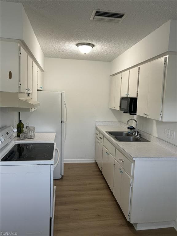 1124 Highlands DR, NAPLES FL 34103-6