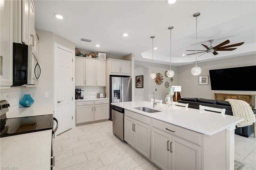 16530 Seagate PL, BONITA SPRINGS FL 34135-7