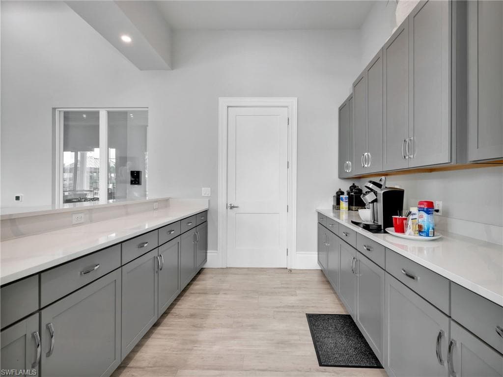 268 Indies DR E # 201, NAPLES FL 34114-27