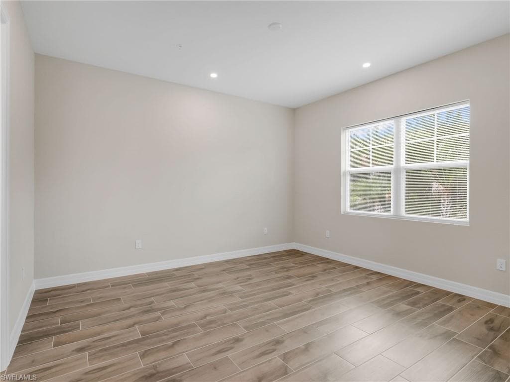 268 Indies DR E # 201, NAPLES FL 34114-8