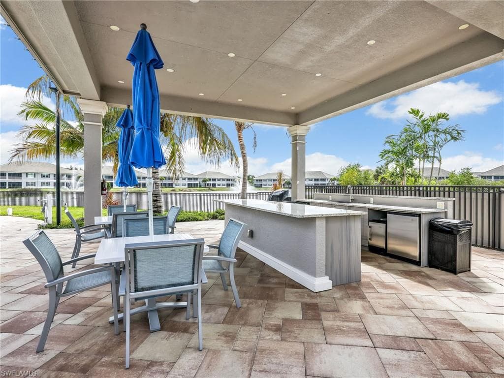 268 Indies DR E # 201, NAPLES FL 34114-30