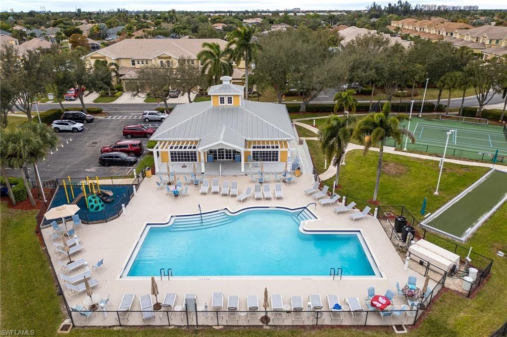 9733 Mendocino DR, FORT MYERS FL 33919-33