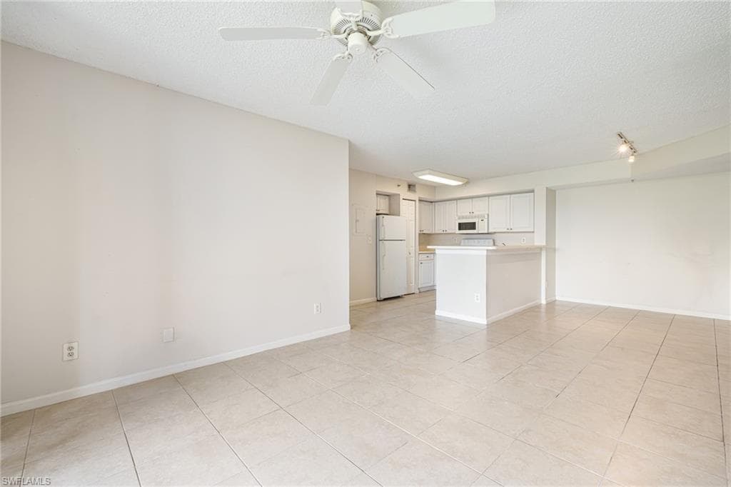 1265 Wildwood Lakes BLVD # 106, NAPLES FL 34104-5