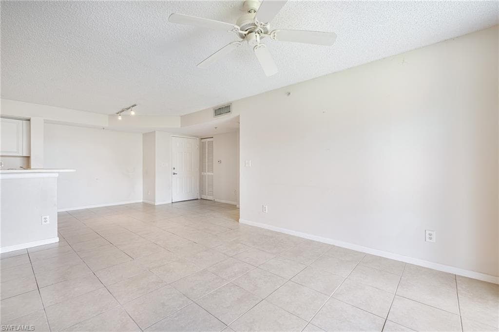1265 Wildwood Lakes BLVD # 106, NAPLES FL 34104-4