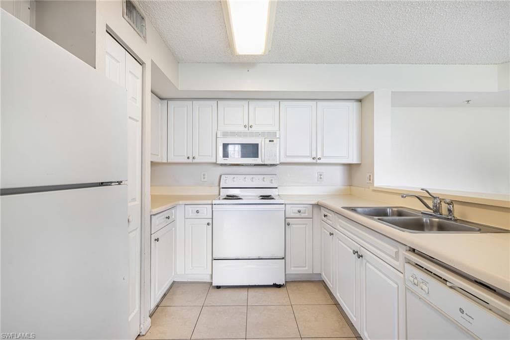1265 Wildwood Lakes BLVD # 106, NAPLES FL 34104-9
