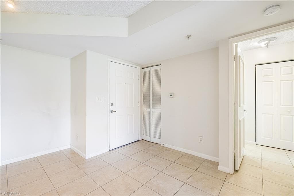 1265 Wildwood Lakes BLVD # 106, NAPLES FL 34104-3