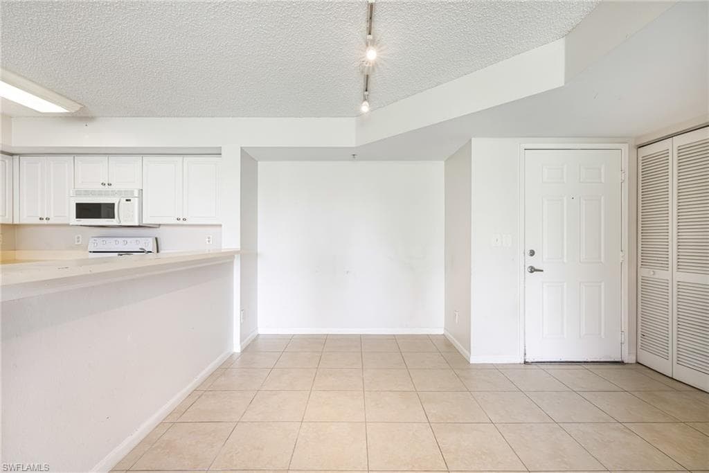 1265 Wildwood Lakes BLVD # 106, NAPLES FL 34104-7