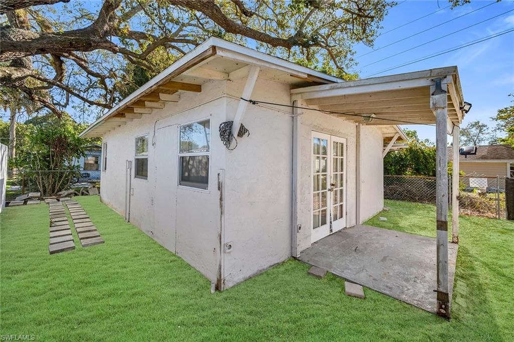 3954 Coconut CIR N, NAPLES FL 34104-25