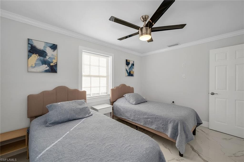 3954 Coconut CIR N, NAPLES FL 34104-17