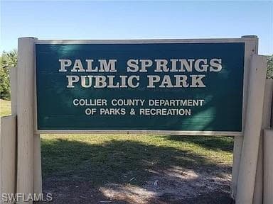 658 Palm Lake DR, NAPLES FL 34104-1