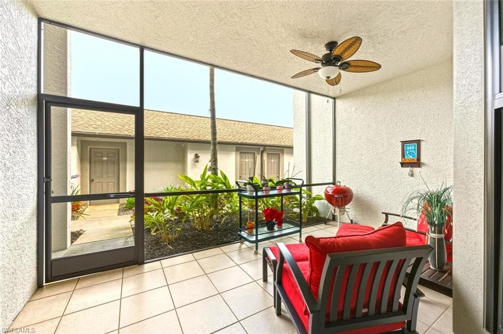 8370 Heritage Links CT # 2016, NAPLES FL 34112-4