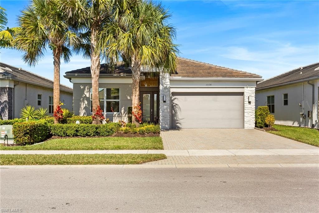 11528 Jacaranda DR-16