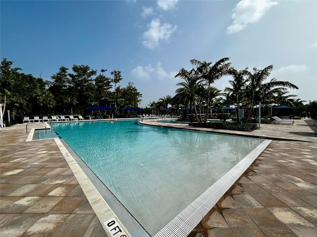 11528 Jacaranda DR-33