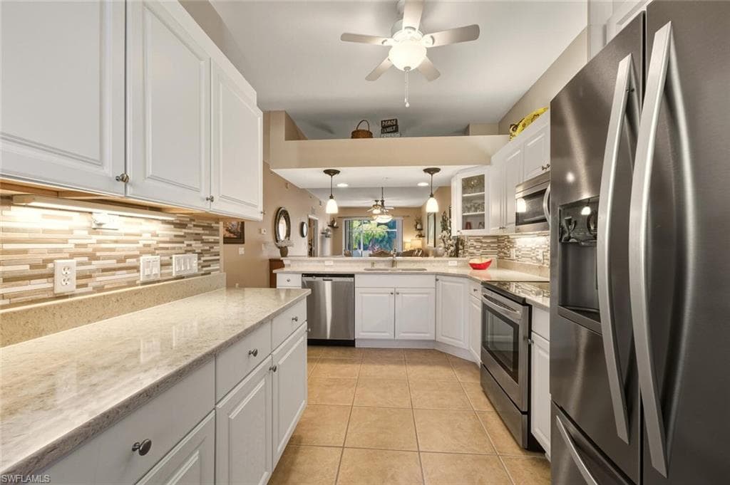 2350 Hidden Lake CT # 3, NAPLES FL 34112-1