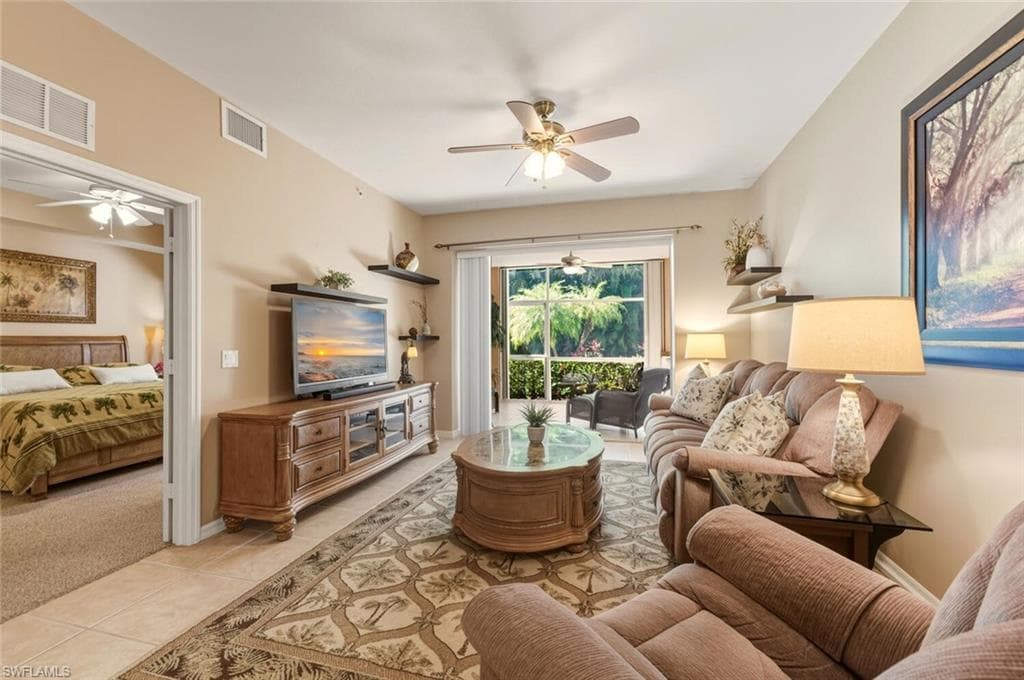 2350 Hidden Lake CT # 3, NAPLES FL 34112-5