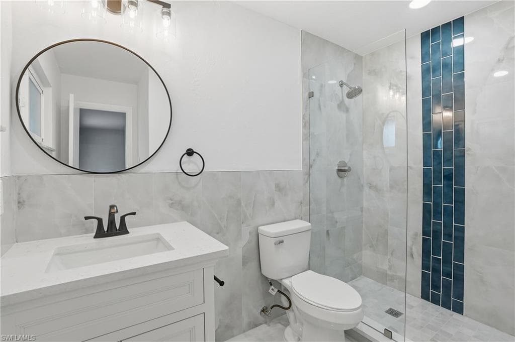 113 E Lake DR, LEHIGH ACRES FL 33936-31