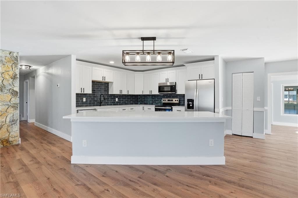 113 E Lake DR, LEHIGH ACRES FL 33936-19