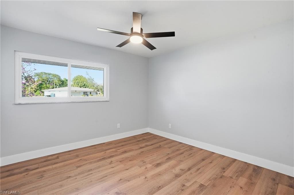 113 E Lake DR, LEHIGH ACRES FL 33936-33