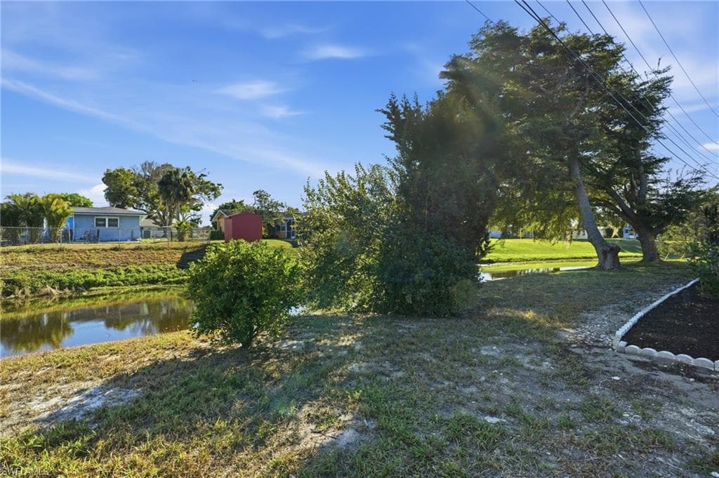 113 E Lake DR, LEHIGH ACRES FL 33936-48