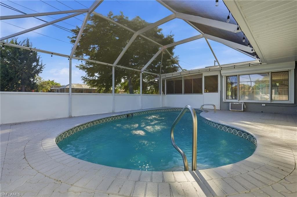 113 E Lake DR, LEHIGH ACRES FL 33936-44