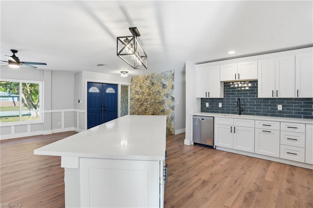 113 E Lake DR, LEHIGH ACRES FL 33936-18