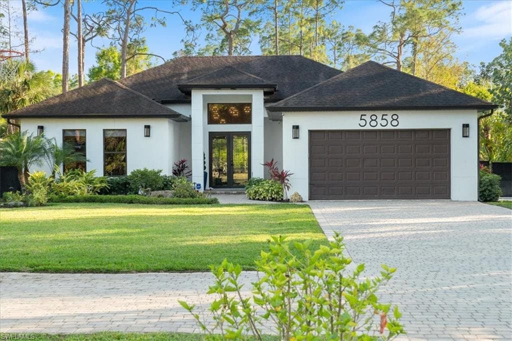 5858 Star Grass LN, NAPLES FL 34116-1