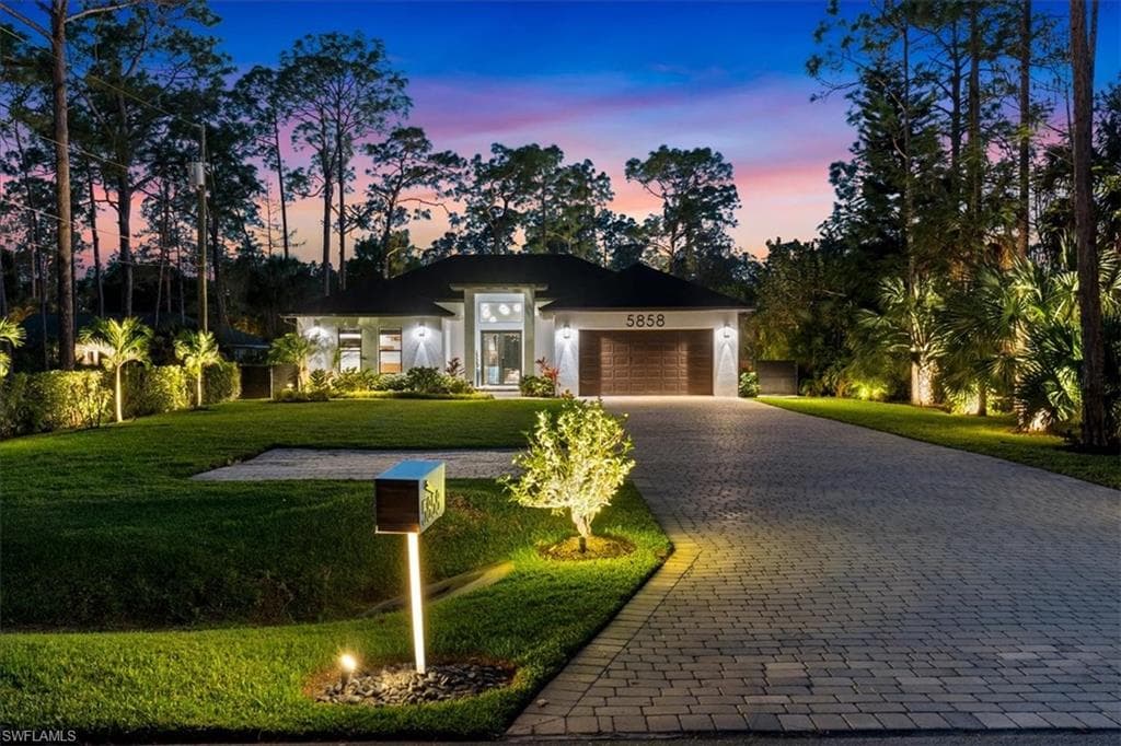 5858 Star Grass LN, NAPLES FL 34116-5