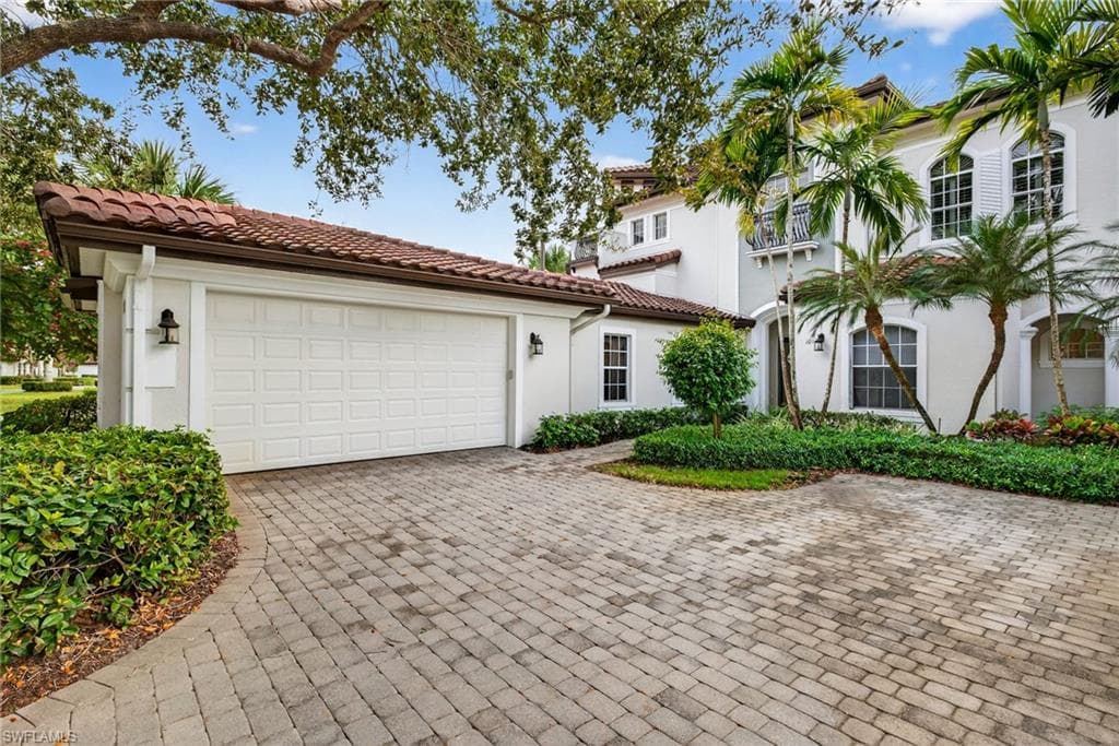 28540 Calabria CT # 101, NAPLES FL 34110-26