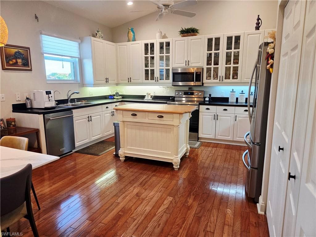 6775 Huntington Lakes CIR # 202, NAPLES FL 34119-2