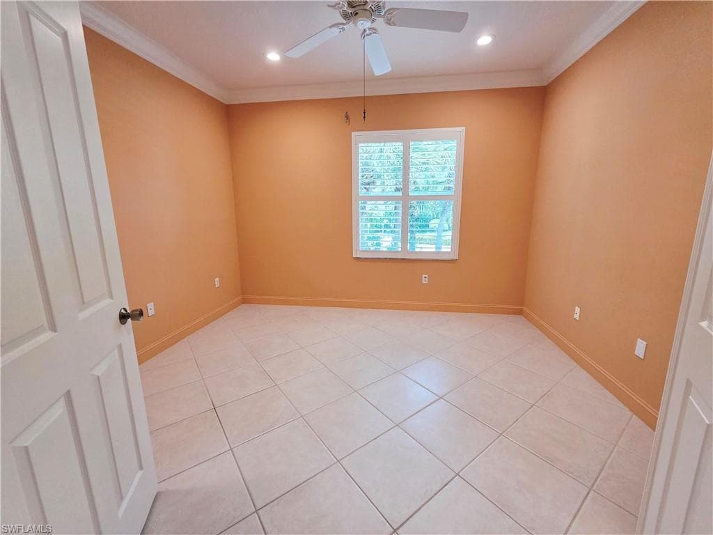 6775 Huntington Lakes CIR # 202, NAPLES FL 34119-29
