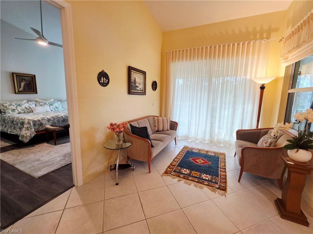 6775 Huntington Lakes CIR # 202, NAPLES FL 34119-18