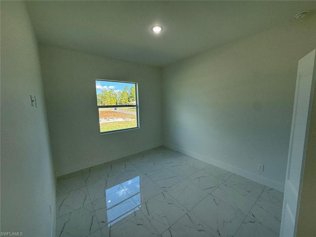 1121 Florence ST E, LEHIGH ACRES FL 33974-29