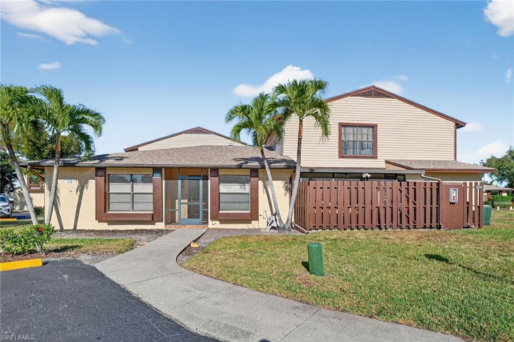 1209 SE 8th ST # 111, CAPE CORAL FL 33990-31