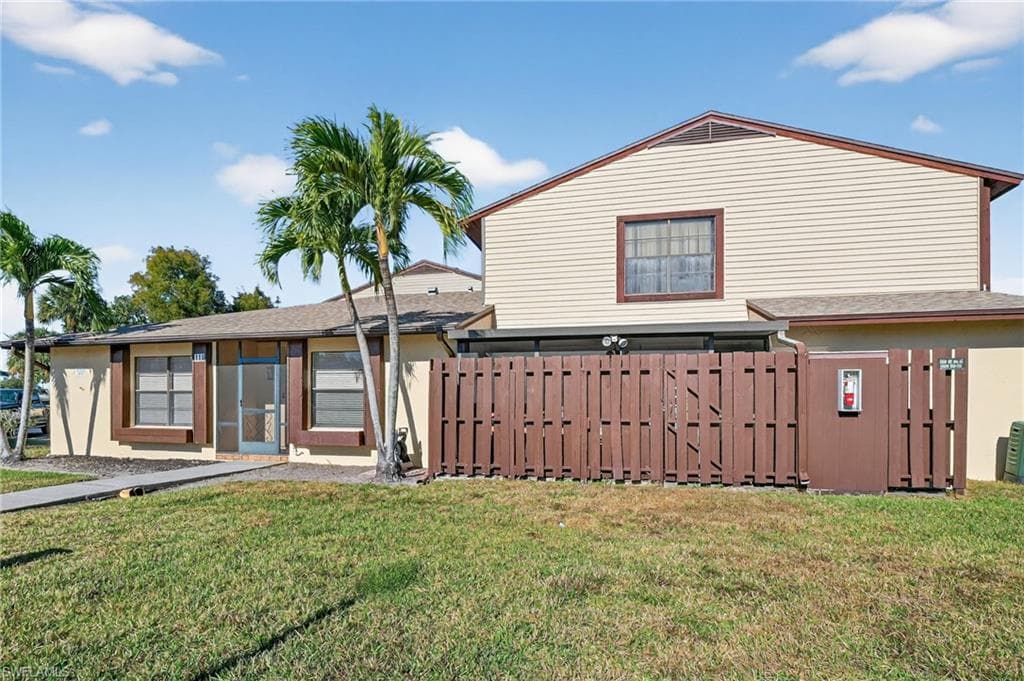 1209 SE 8th ST # 111, CAPE CORAL FL 33990-27