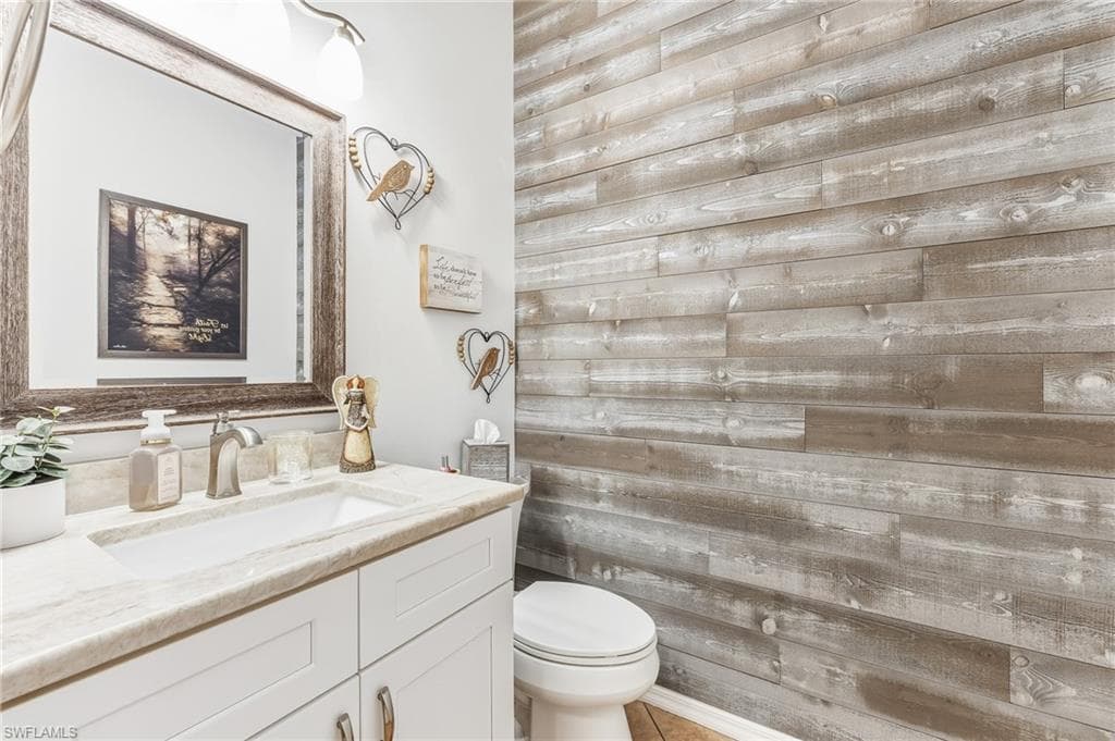 3670 Sunland LN, ESTERO FL 33928-11