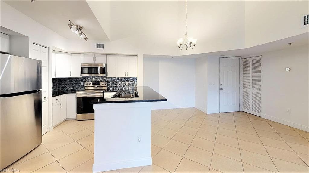 1210 Wildwood Lakes BLVD # 306, NAPLES FL 34104-2