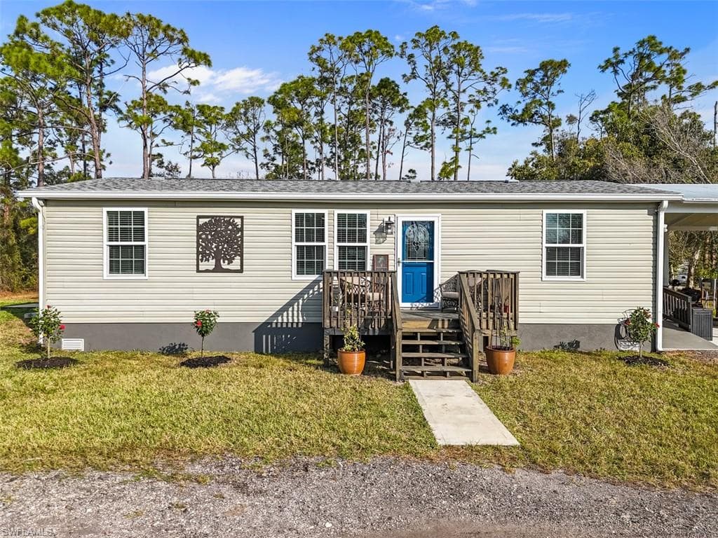 6885 Rich RD, NORTH FORT MYERS FL 33917-1