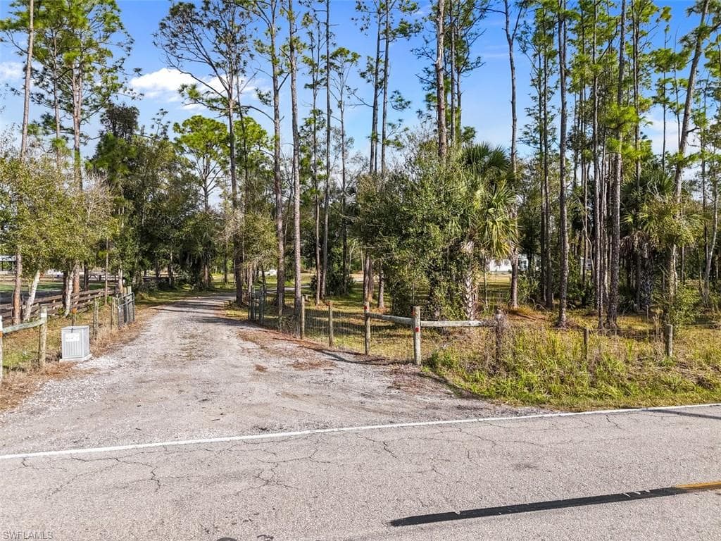 6885 Rich RD, NORTH FORT MYERS FL 33917-19