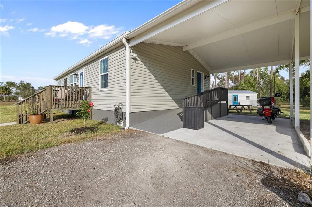 6885 Rich RD, NORTH FORT MYERS FL 33917-3