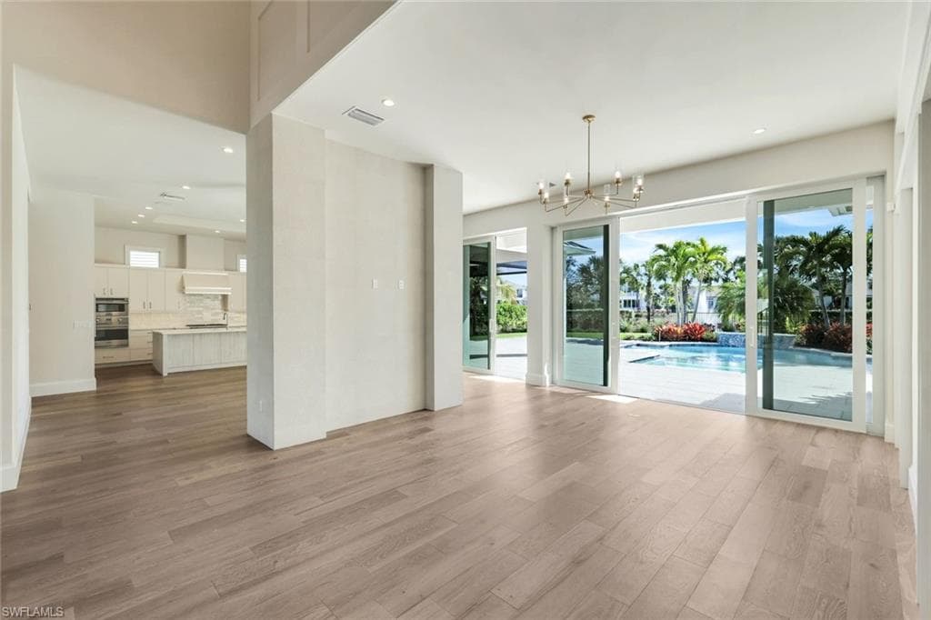 16716 Enclave CIR-16