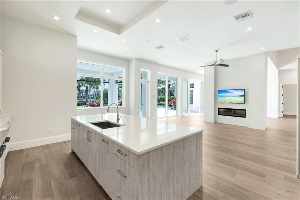 16716 Enclave CIR-10