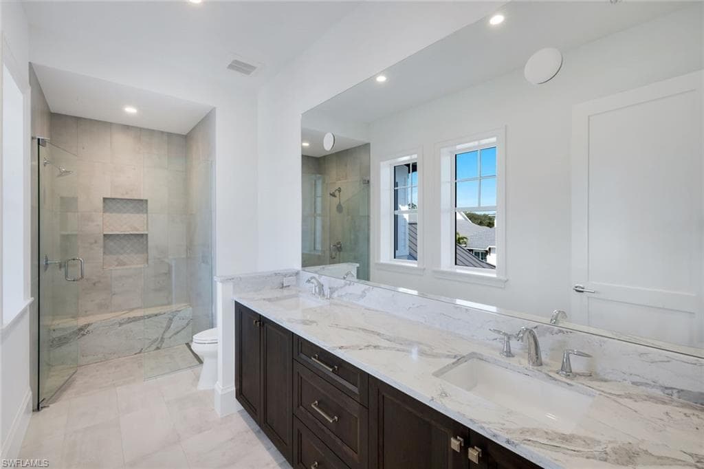 16728 Enclave CIR-33