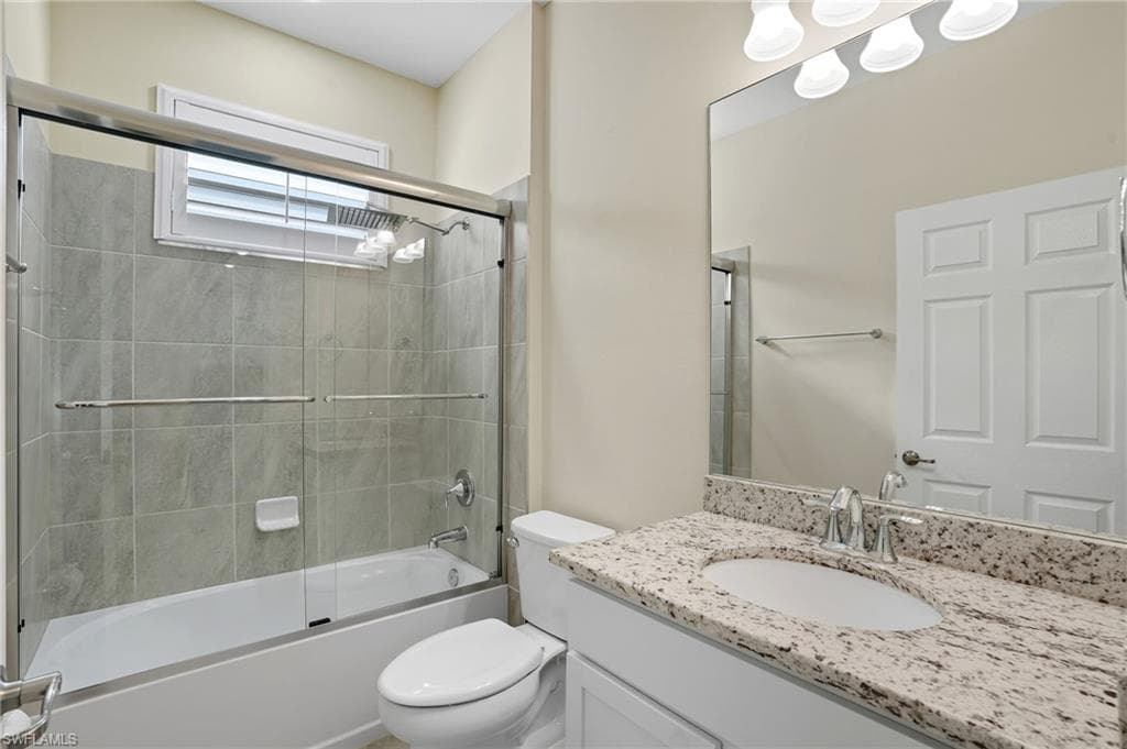 8290 Venetian Pointe DR, FORT MYERS FL 33908-16