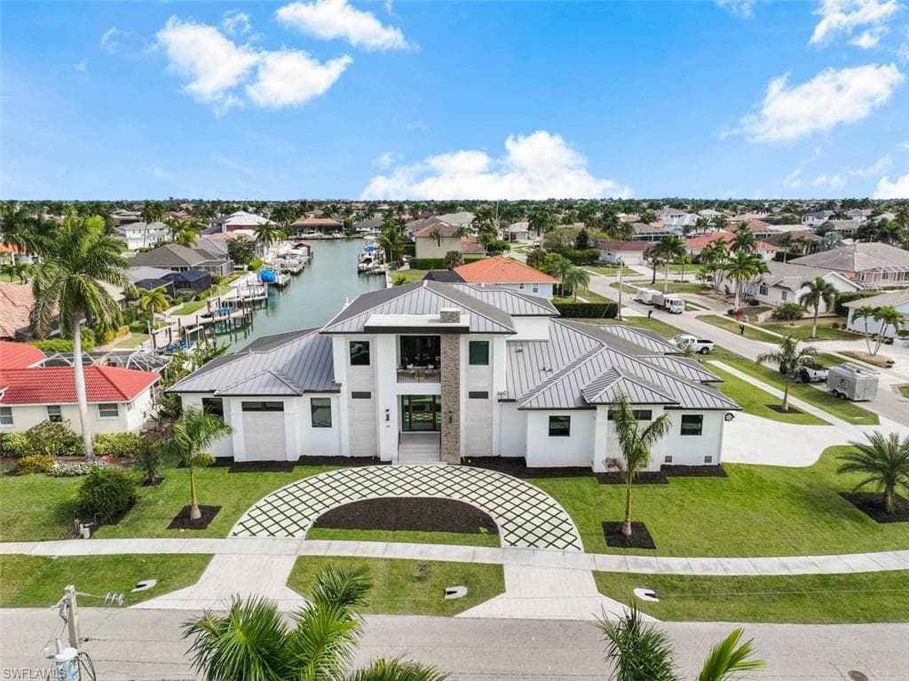 661 Amber DR, MARCO ISLAND FL 34145-45