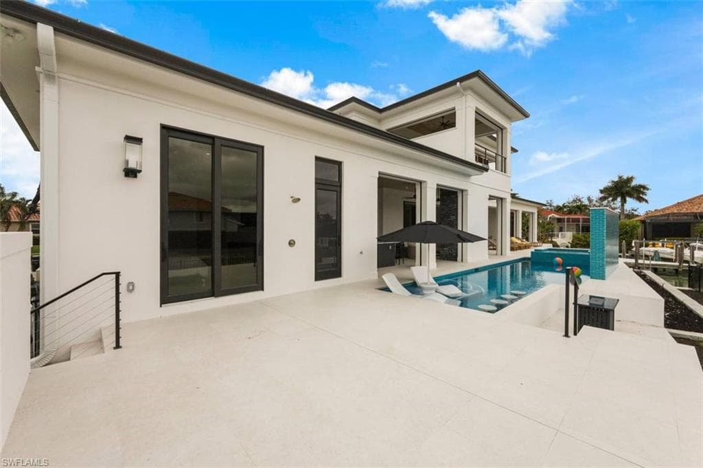 661 Amber DR, MARCO ISLAND FL 34145-21