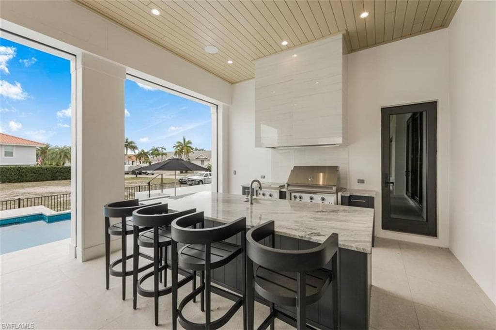 661 Amber DR, MARCO ISLAND FL 34145-14