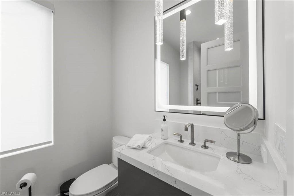 661 Amber DR, MARCO ISLAND FL 34145-30